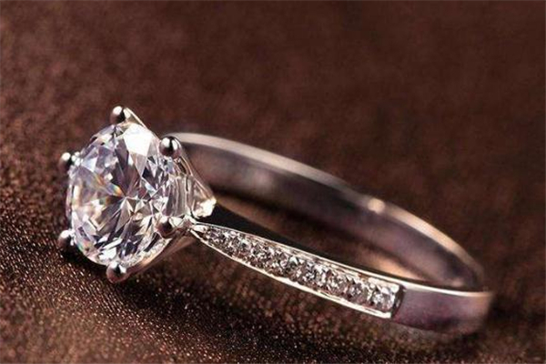 六福珠宝的钻戒怎么样,六福珠宝钻石怎么样