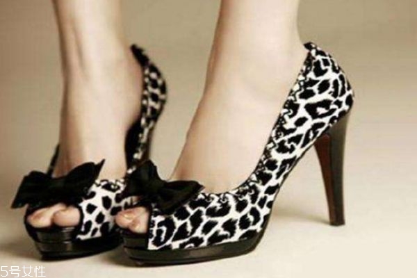 孕妇可以穿高跟鞋吗胎儿有影响吗,怀孕 高跟鞋