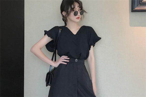 黑色的衣服用84洗了退颜色怎么办,84能洗黑色衣服吗