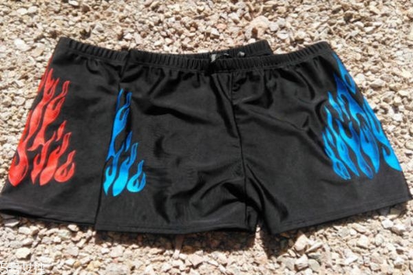 沙滩裤里面还要穿什么吗,沙滩裤一般是什么面料