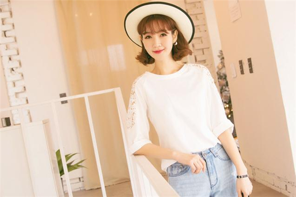 白色衣服上面的黄斑怎么洗,白色衣服有黄褐斑怎么洗 白色衣服上面的黄斑怎么洗,白色衣服有黄褐斑怎么洗