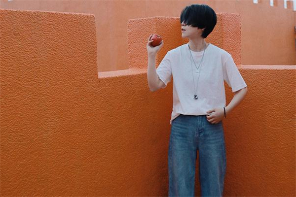 猕猴桃汁弄到白色衣服上怎么办,白色衣服染上果汁液怎样清洗 猕猴桃汁弄到白色衣服上怎么办,白色衣服染上果汁液怎样清洗