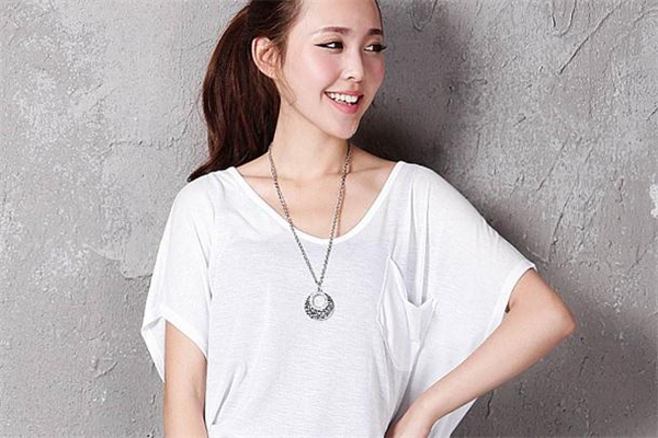 白色衣服能用84洗吗,白色衣服洗不出来了用84可以泡干净吗