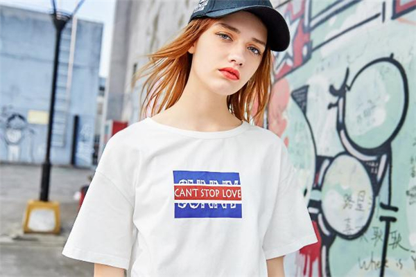 白衣服上的西瓜汁怎么才能洗掉,衣服上的西瓜汁怎么洗干净