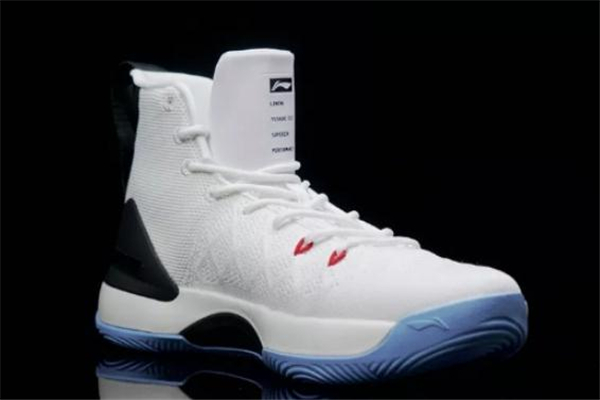 李宁驭帅13和全城8哪个好,驭帅13和全城8