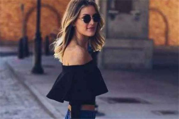 v字领适合什么脸型,一字领和圆领哪个好看