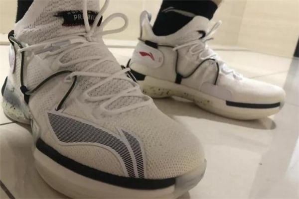 李宁闪击6premium和闪击6的区别,李宁闪击6测评