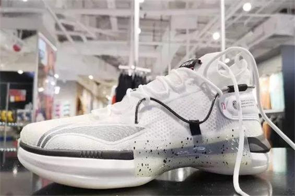 李宁闪击5和闪击6哪个好,李宁闪击6好还是闪击7好