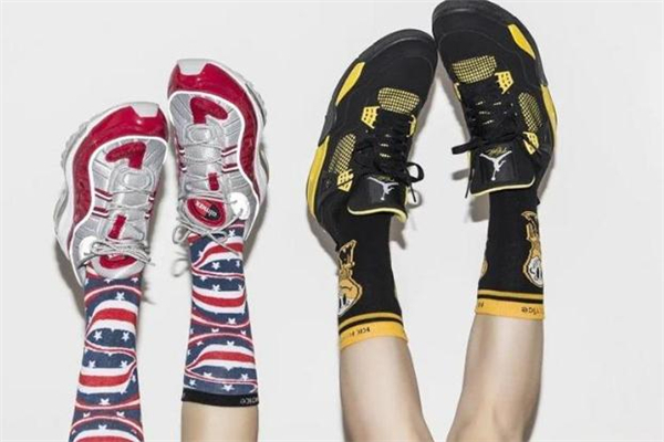 今年最流行的袜子穿搭,最火潮流的袜子 今年最流行的袜子穿搭,最火潮流的袜子