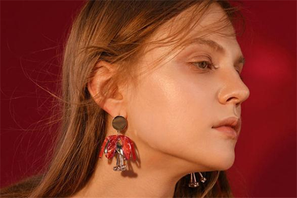 适合什么耳环,适合冬季戴的耳环