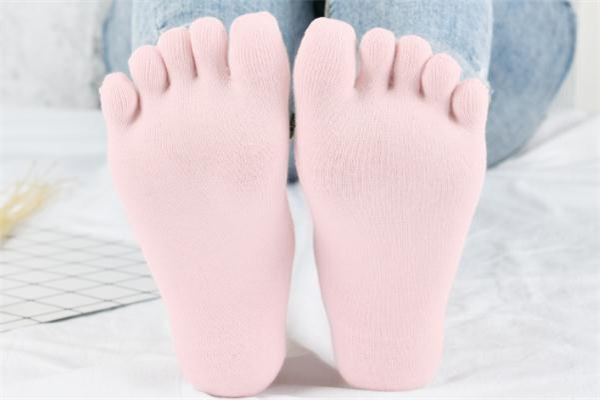 五指袜对拇外翻有用吗,穿五指袜能缓解拇指外翻吗