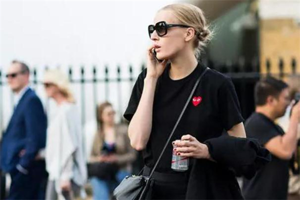 服装的色彩搭配,衣服怎么搭配颜色