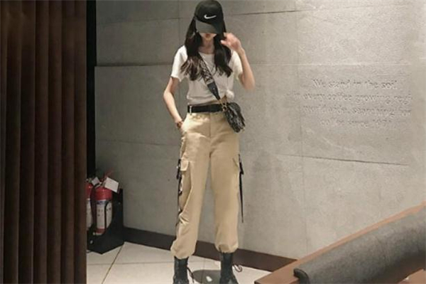 T恤搭配工装裤男,t恤搭配工装裤如何