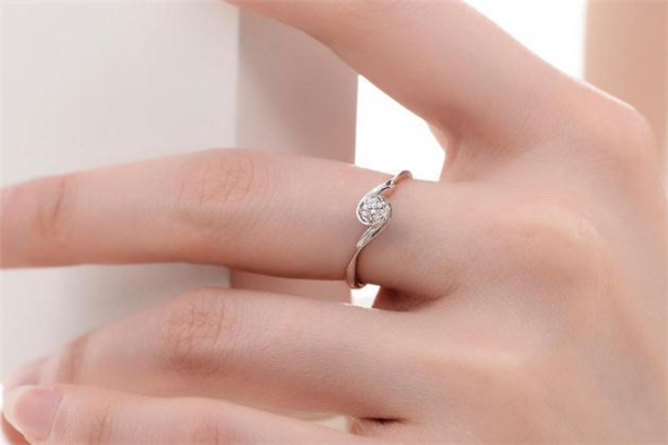 周大生钻戒回收吗,周大生回收自家钻戒吗