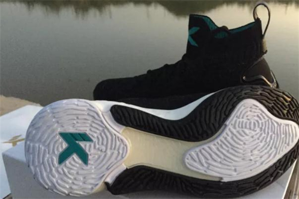 kt4可以打水泥地吗,kt5能打水泥地吗