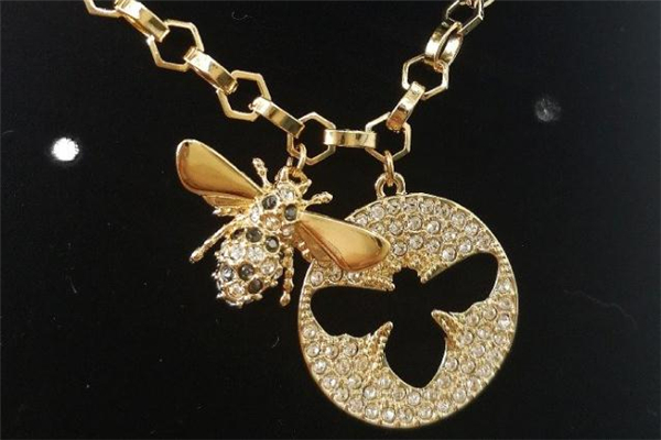 施华洛世奇小蜜蜂专柜价,施华洛世奇小蜜蜂手链多少钱 施华洛世奇小蜜蜂专柜价,施华洛世奇小蜜蜂手链多少钱