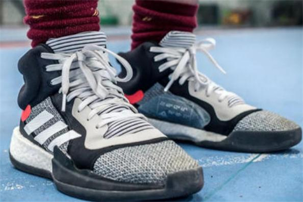 marqueeboost耐磨吗,marquee boost哪个配色耐磨