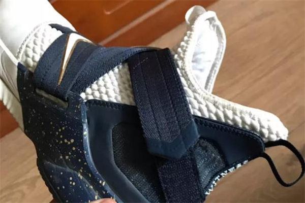 士兵12魔术贴正确贴法,士兵12魔术贴不粘了怎么办