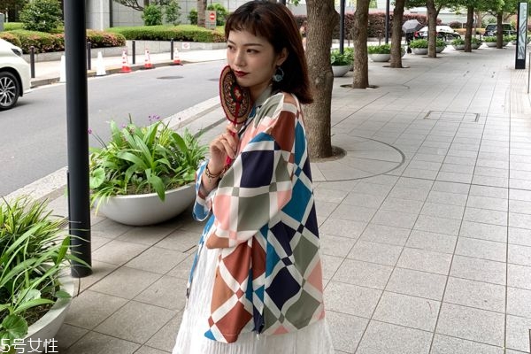 防晒衣发黄了怎么办,为什么防晒霜把白色衣服染黄