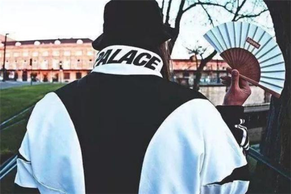 palace和offwhite哪个好,off white怎么样