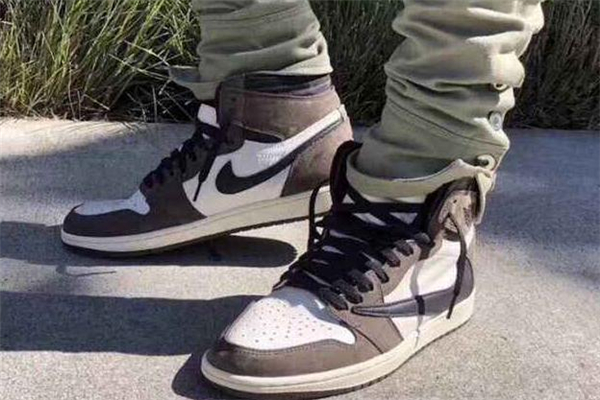 aj1倒钩真假对比,aj1倒钩真假鉴定方法