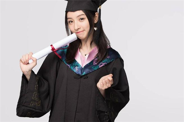 学士服有大小号吗,学士服大小号怎么选