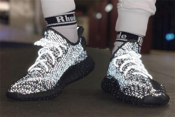 yeezy黑色满天星价格,椰子鞋黑满天星