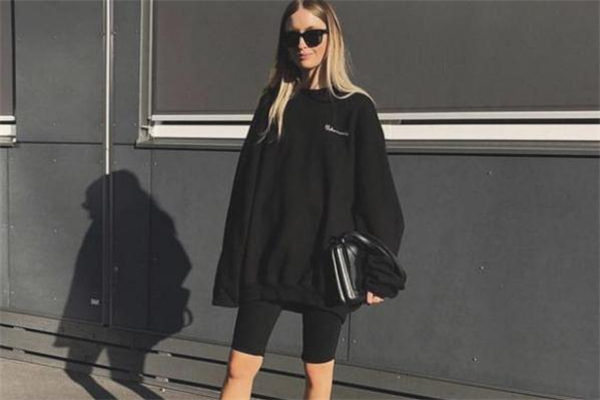 健身裤搭配,健身裤为什么要配短裤