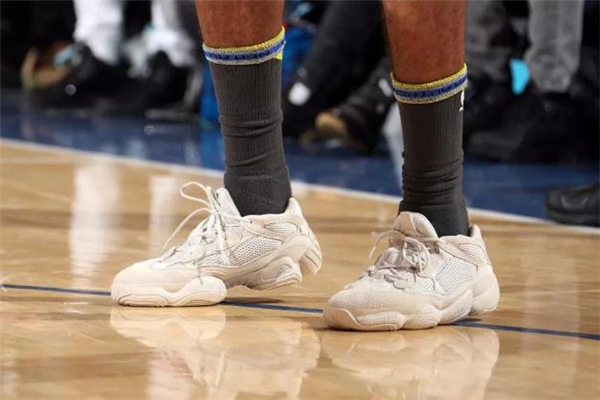 yeezy500和350哪个舒服,yeezy350和700哪个舒服