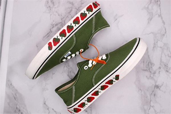 vans小草莓多少钱,vans小草莓真假对比 vans小草莓多少钱,vans小草莓真假对比