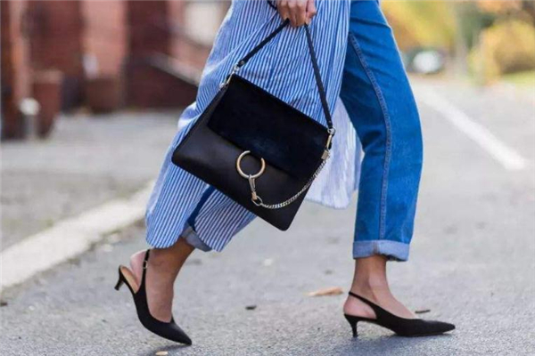 黑色猫跟鞋搭配什么衣服,黑色猫跟鞋搭配图片