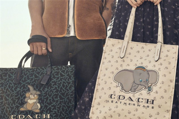 coach小飞象包包多少钱 蔻驰联名迪士尼系列,coach小飞象包还能买到吗