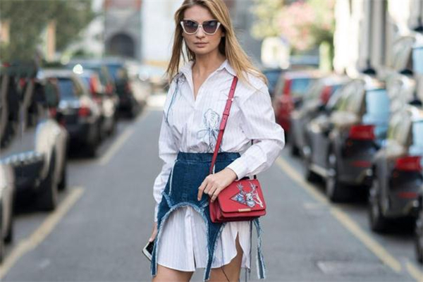 衬衫搭配半身裙,衬衫叠穿女