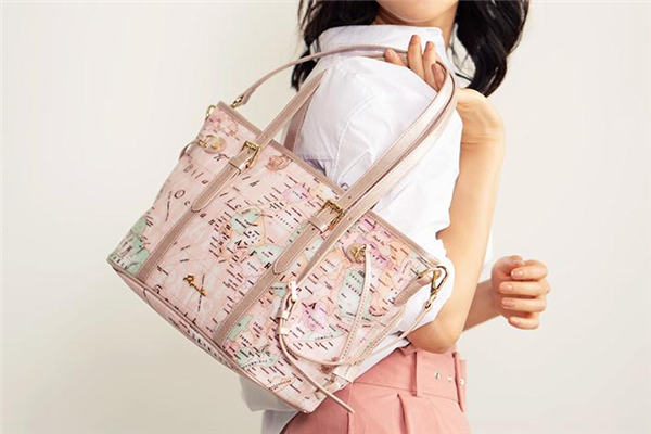 paprika地图包官网,paprika地图包是名牌吗