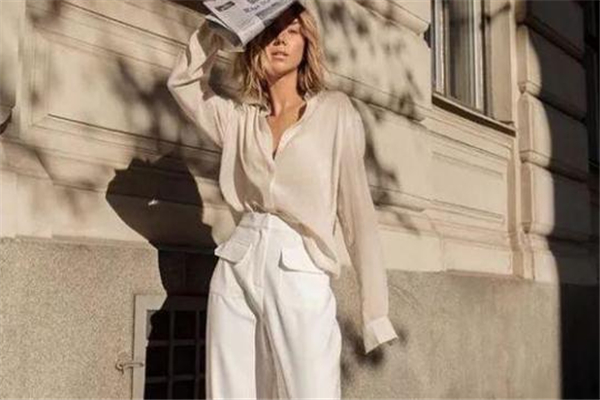 白色裤子搭配衬衫男,白色裤子搭配衬衫