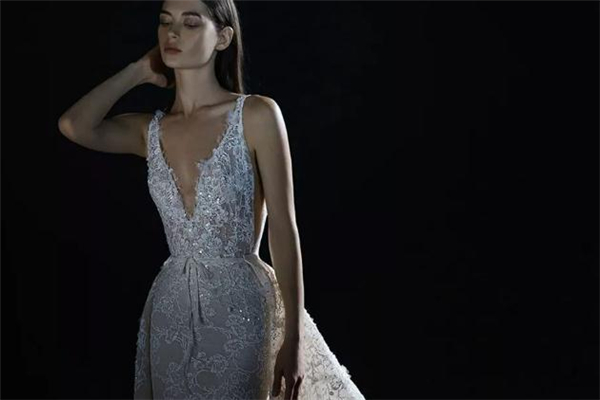 alessandra rinaudo婚纱价格,bridal village婚纱价格