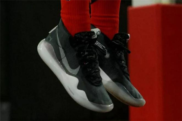 kd12和詹16哪个好,詹17好还是kd13