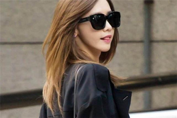 菲拉格慕太阳镜价格及图片,菲拉格慕太阳镜官网旗舰店 菲拉格慕太阳镜价格及图片,菲拉格慕太阳镜官网旗舰店