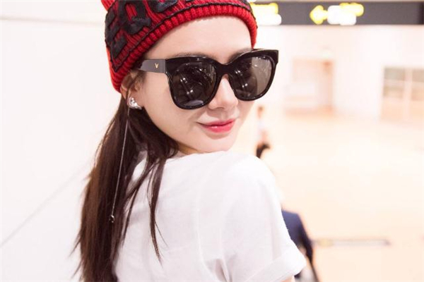 菲拉格慕太阳镜价格及图片,菲拉格慕太阳镜官网旗舰店