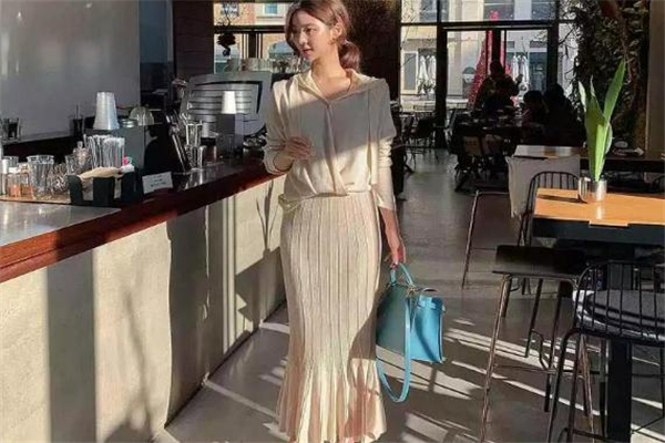 奶茶色和什么颜色搭配,奶茶色搭配什么色好看