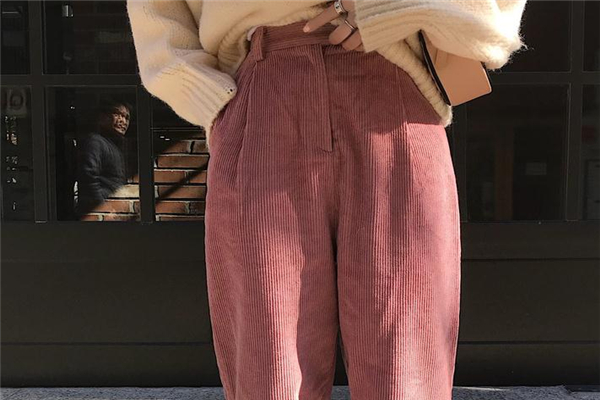 灯芯绒和条绒的区别是什么,条绒是灯芯绒吗