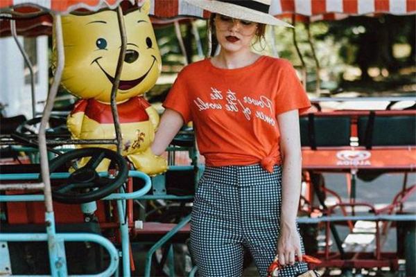 格子裤搭配t恤图片,格子裤搭配T恤