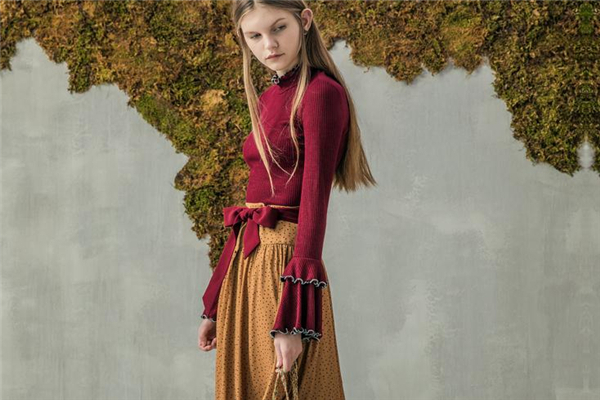 枣红色配什么颜色好看图片,枣红色配什么颜色好看 最佳搭配方案 枣红色配什么颜色好看图片,枣红色配什么颜色好看 最佳搭配方案