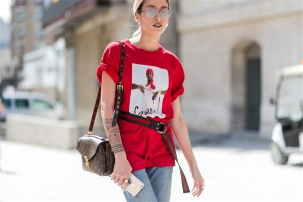 纯棉t恤衫上的油渍怎么清洗,衬衫上的汗渍怎么去除 纯棉t恤衫上的油渍怎么清洗,衬衫上的汗渍怎么去除