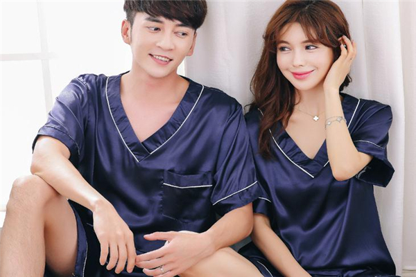 真丝衣服染色了怎么办,要怎么洗,丝绒衣服染色了怎么办