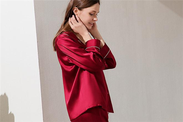 真丝睡衣容易皱吗,蚕丝睡衣容易起皱吗