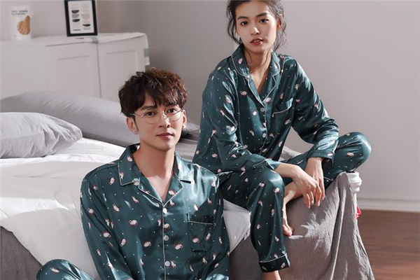 丝绒衣服可以甩干吗,真丝睡衣会皱吗