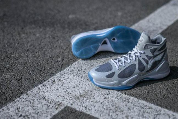 篮球鞋碳板会不会断,篮球鞋碳板裂了怎么办