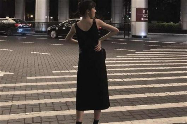 连衣裙的裙长是怎么量的,连衣裙的衣长从哪开始量