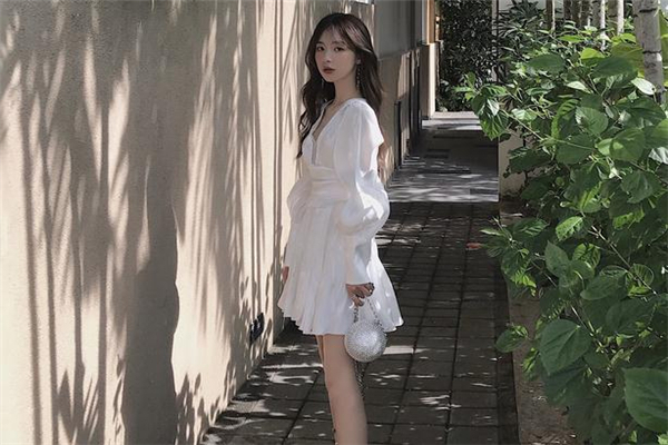 连衣裙会显胖吗,裙摆式大衣显胖吗